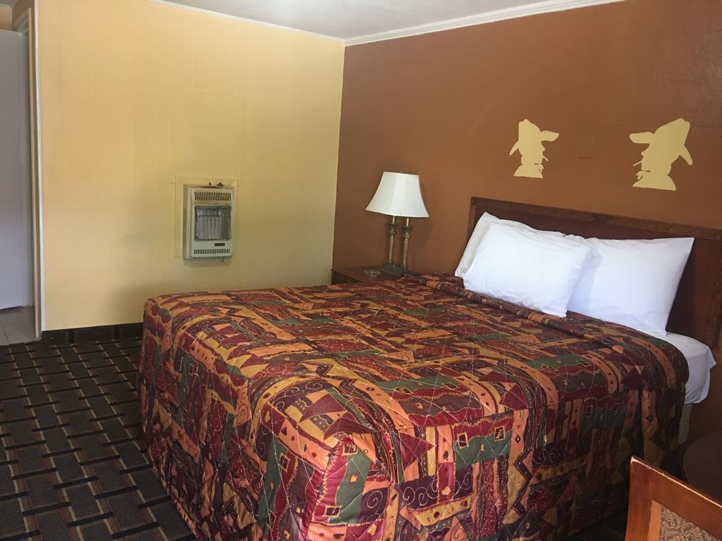 Royal Inn Ерлі Екстер'єр фото