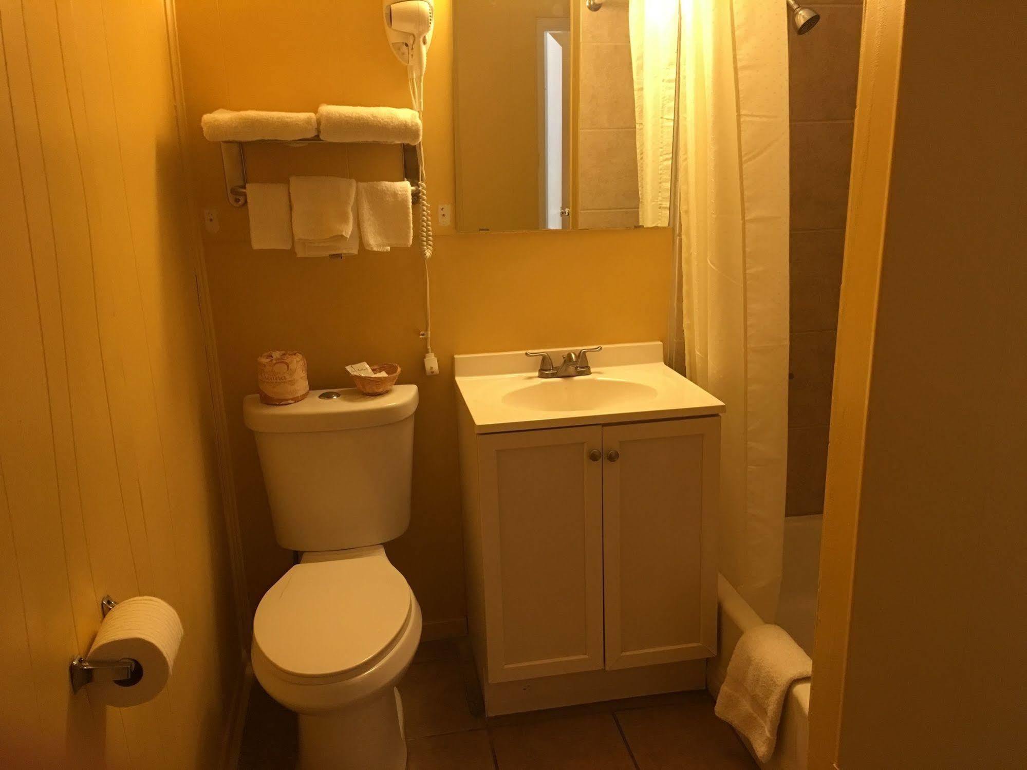 Royal Inn Ерлі Екстер'єр фото